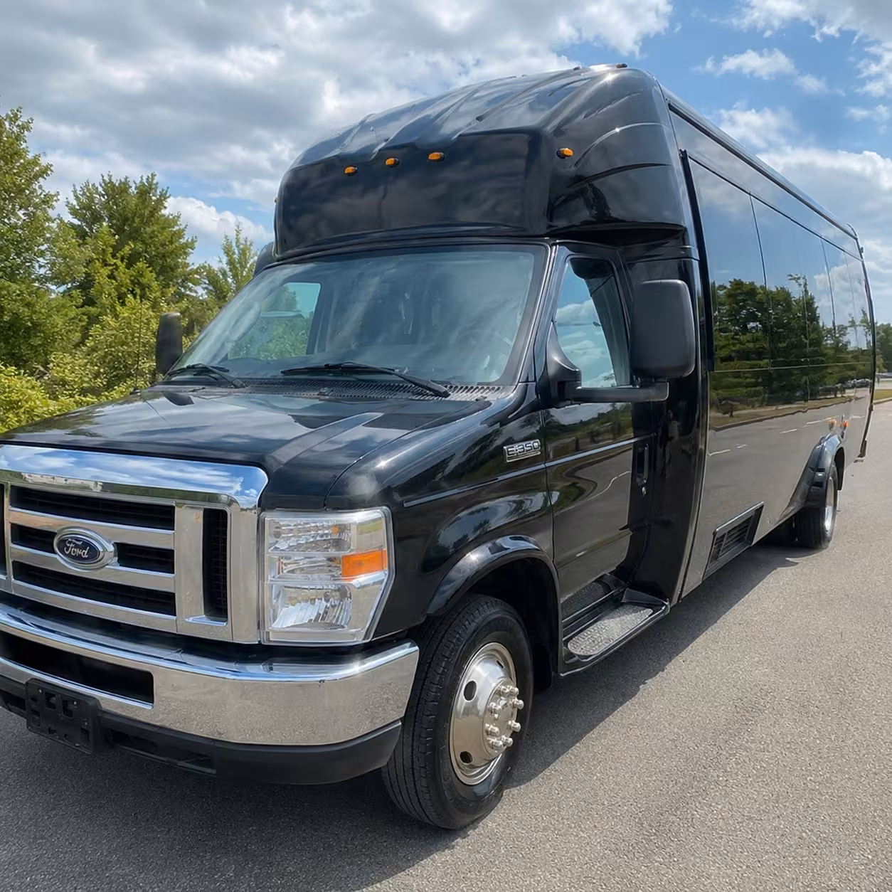 18 passenger party bus